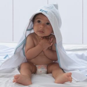 Fazendo o Enxoval para Bebê 1 Toalha capuz azul 1000x1000px personalizado